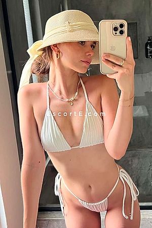 ANGELA - Paris Escorts