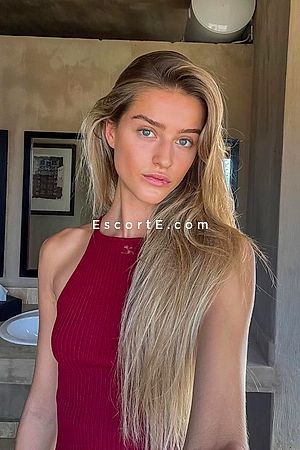 TRINELI - Escort Girl Paris