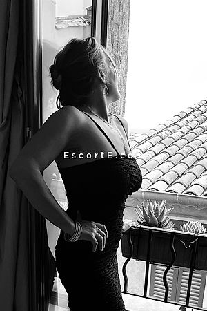 Livia - Cannes Escorts