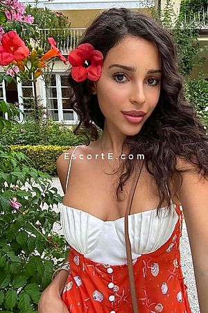 UDEIN - Escort Girl Paris