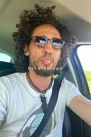 MonKees - Marseille Boy Escorts