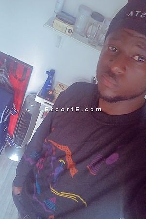 Je suis tres sympa - Escort Boy Dijon