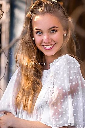 ELISSA - Paris Escorts