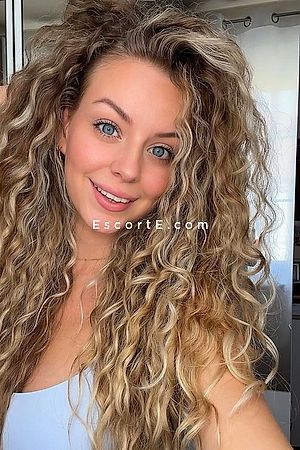 ROSIE - Paris Escorts