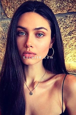 SIRLI - Escort Girl Paris