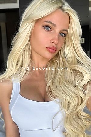 RAPUNTSIYA - Paris Escorts