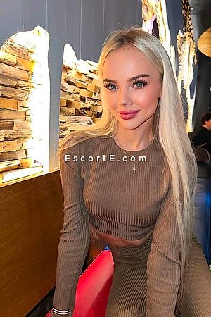 ASLI - Paris Escorts