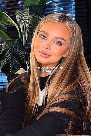 BISHA - Paris Escorts