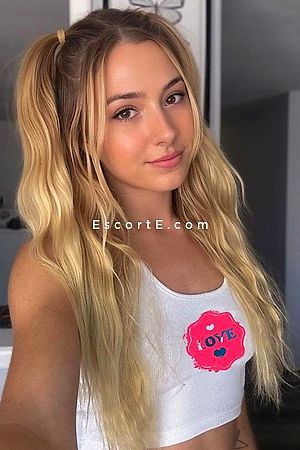 LACY - Paris Escorts