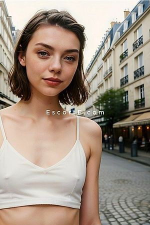 SOLA - Escort Girl Paris