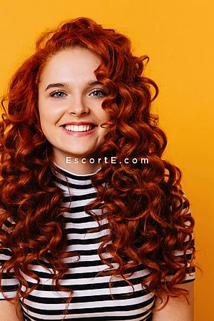 Elena - Escort Girl Paris