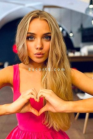 KORBI - Escort Girl Paris