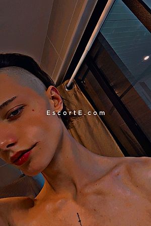 Diablesse - Escort Boy Saint-Dizier