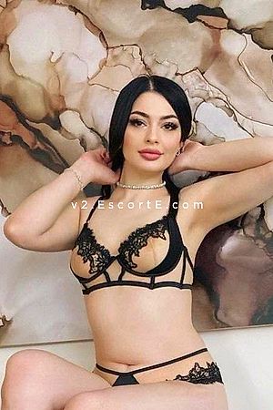 Flora - Paris Escorts