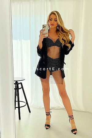 Inny - Paris Escorts