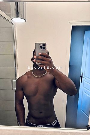 Alexander - Auxerre Boy Escorts