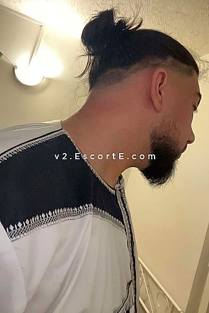 Karim - Chartres Boy Escorts