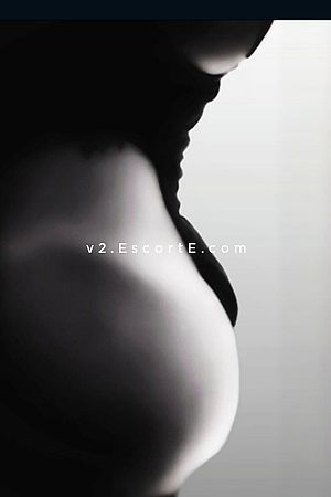 Desirable - Istres Escorts