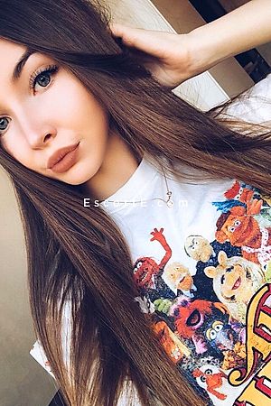 NAMRATA - Paris Escorts