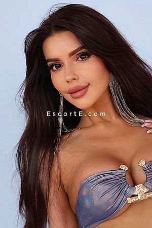 LAUREL - Escort Girl Paris