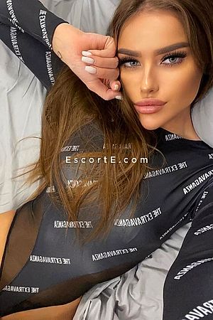 XRISTA - Escort Girl Paris