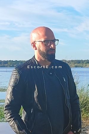 TONY MASSAGE - Escort Boy La Defense