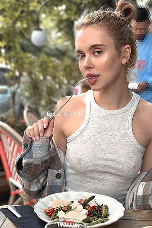 VJOSA - Paris Escorts