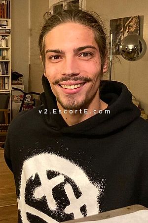 Lioh - Escort Boy Niort