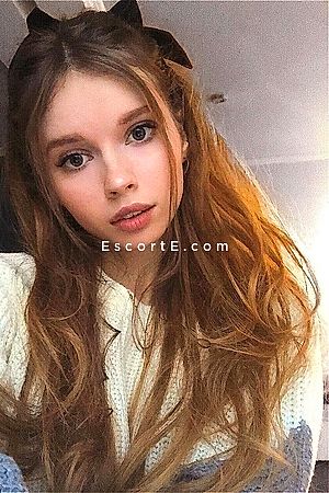 ZOZIM - Paris Escorts