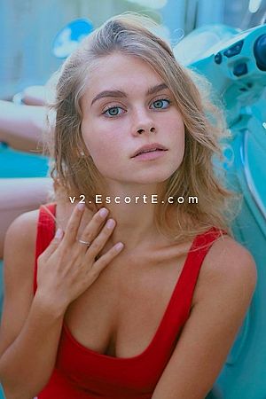 GROOVY - Paris Escorts