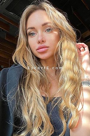 DIKTA - Escort Girl Paris