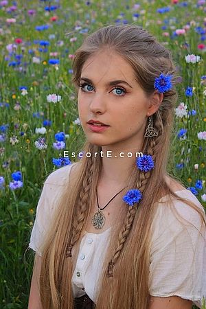 AUGUR - Paris Escorts