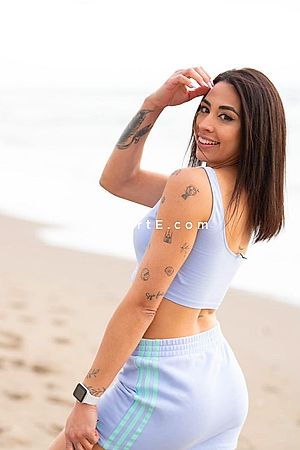 Larissa - Paris Escorts