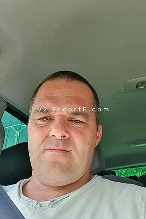 Chauffeur de car - Escort Boy Saintes