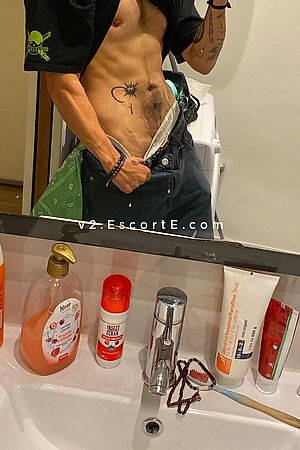 Zazk - Lyon Boy Escorts