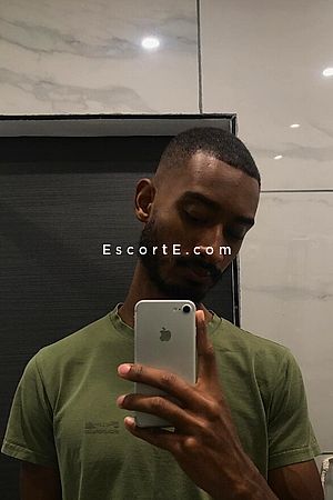 Aphelie - Escort Boy Orange