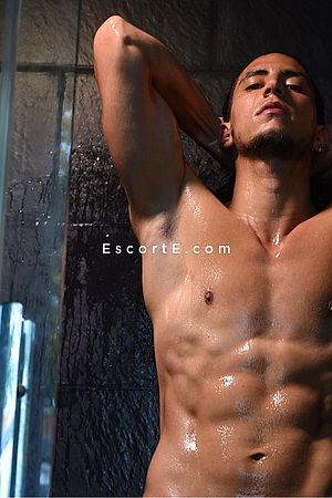 Tarzon - Pantin Boy Escorts