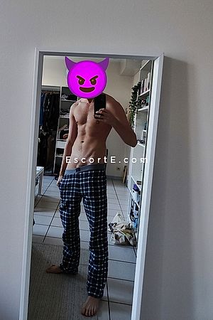 MNewellxx - Chartres Boy Escorts