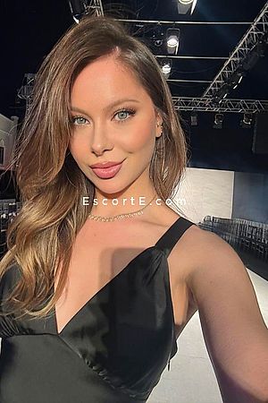 AMAKA - Escort Girl Paris
