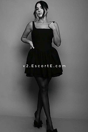 Aliska - Paris Escorts