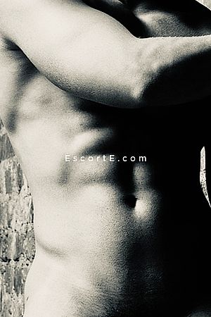 Adamchou - Aix-les-Bains Boy Escorts