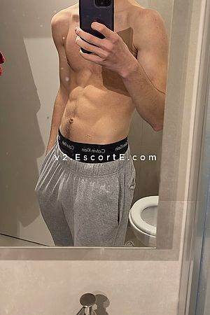 Elio - Paris Boy Escorts