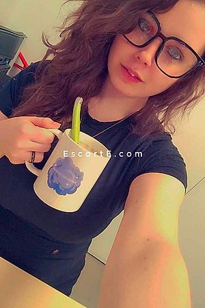 Aly3den - Lyon Escorts