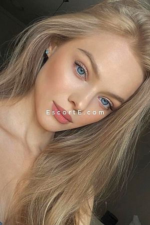 EIRIN - Paris Escorts