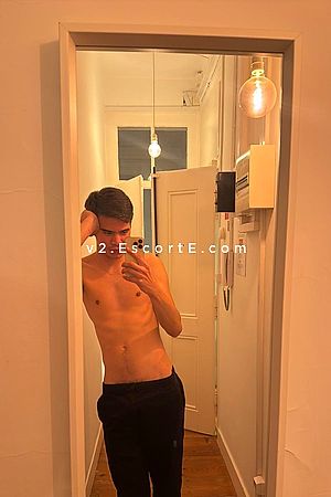 Laurent - Escort Boy Nantes