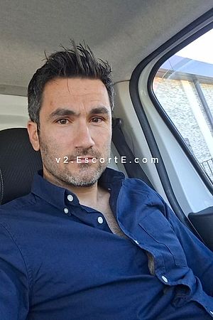 Guillaume - Annecy Boy Escorts