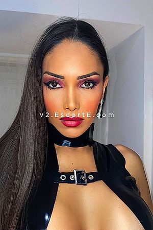 CamilaKardashian - Paris Trans Escorts