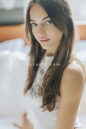 HATTIE - Escort Girl Paris
