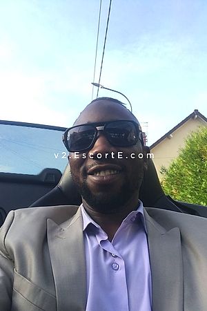 Ismael - Paris Boy Escorts