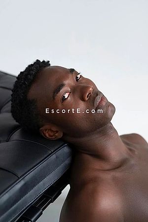 Azou91 - Brétigny-sur-Orge Boy Escorts